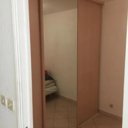 T2 Terrasse 20m2 Climatisé à 1mn Chrono à Pied De La , Et Sentier Du Littoral Terrasse 20 M2 Vue Appartement Six-Fours-les-Plages