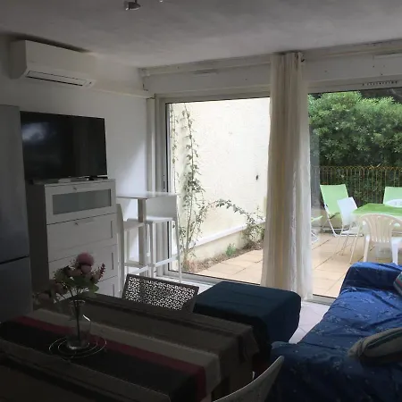 Apartment Marina Cap Negre: Beachfront With Sea View Terrace