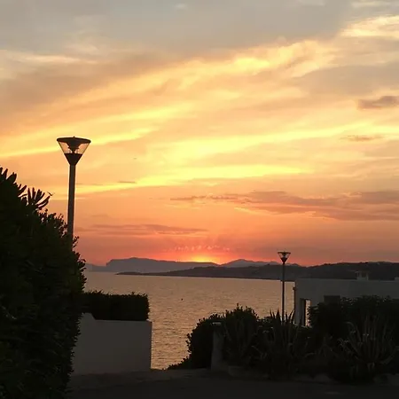 Apartment Marina Cap Negre: Beachfront With Sea View Terrace *